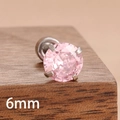 Détail macro d'un clou d'oreille zircon rose 6mm avec serti à quatre griffes sur bois - Rose (Y27313) / 6mm
