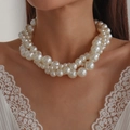 Mehrlagiges Vintage-Perlen-Choker-Halsband mit abgestuften weißen Perlen für Damen - Mehrschichtiger Lagenlook / Weiß