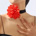 Collier ras du cou vintage élégant avec une grande rose en tissu rouge sur bande velours - Style Choker Rouge Vif (N11188)