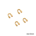 Vista macro detallada de protectores de hilo en U bañados en oro 18K para joyería - Cierre de Herradura en U / Paquete de 50 (4x4,5mm) / Dorado