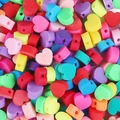 Perles en argile colorées en forme de cœur pour bijoux DIY avec finition mate lisse - Cœur de Couleur Unie / Lot de 30 / Multicolore