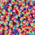 Perles fleurs en pâte polymère arc-en-ciel avec smiley pour la création de bijoux DIY - Visage Souriant Fleur de Prunier Arc-en-ciel / Lot de 30 / Multicolore