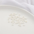 Distanziatori a fiore di prugna argentati per creazione gioielli su vassoio - 4.5mm Fiore di Prugno / Confezione da 10 / Placcato Argento Spesso