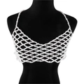 Gilet a catena con perle bianche fatto a mano mostrato su manichino nero - Bianco
