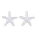 Gros plan sur les boucles d'oreilles étoile de mer argentées avec surface texturée - Boucles d'Oreilles Clous Étoile de Mer Texturée Argentée (E11780)