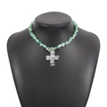 Collana di perle turchesi irregolari con ciondolo a croce in argento stile martellato - Aventurina verde