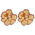Prachtige gouden bloemoorbellen met gehamerde textuur en rode kanten randen - Goud Rood Bloem Oorbellen (E13249)