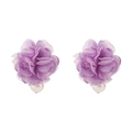 Detalle de pendientes de camelia en organza morada con perlas de imitación finas - Perla Plisada 3D Púrpura (E13811) / Púrpura