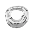 Detailweergave van de zilveren onregelmatige rimpeltextuur op deze zware stalen broche - Zilver