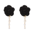 Detalle de pendientes de rosa en tela negra con cascada de perlas blancas - Rosa Negra Vintage con Perla (E13838) / Negro