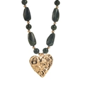 Collar de cuentas vintage con colgante de corazón dorado martillado y cuentas de mármol verde - Estilo Corazón Martillado / Verde