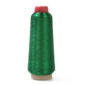Fil à broder métallique vert émeraude sur cône avec capuchon de protection rouge - Vert clair