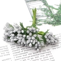 Grappes de baies argentées pailletées avec feuilles vertes pour loisirs créatifs - Fleur artificielle / 12 Pièces/Paquet (Longueur 85mm) / Argent