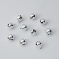 Zehn Stück 14mm silberne Metallglocken für DIY Schmuck und Bastelarbeiten - 10er Pack / Weißgold