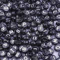 Platte ronde zwarte acryl letterkralen met zilveren alfabet voor DIY sieraden - Zilveren Letter / 50 Stuks / Zwart
