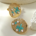 Orecchini dorati stile marino con smalto blu, perle e trama a squame su pietra bianca - Oro Blu Irregolare (FYD6223EH-blue)