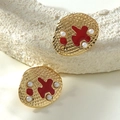 Orecchini a conchiglia dorati con smalto rosso e accenti di perle bianche eleganti - Oro Rosso Irregolare (FYD6223EH-red)