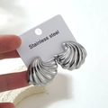Boucles d'oreilles en acier inoxydable argenté en forme de coquille sur carte blanche - Style de Coquillage (HQ6012)
