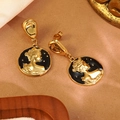 Detail of vintage queen cameo earrings in gold and black enamel with 304 stainless steel - Black