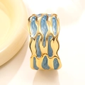 Dettaglio del bracciale dorato ondulato con intarsio in smalto marmorizzato celeste - Blu Scuro (FYD6206SZ-dark-blue)