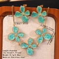Parure de bijoux vintage en acier doré avec fleurs en émail vert et boucles - Ensemble Collier et Boucles d'Oreilles Fleur (FYD6217XL-blue+FYD6217EH-blue)