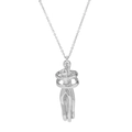 Dettaglio ravvicinato di un ciondolo coppia abbracciata in argento dalla finitura lucida - Collana 8 - Argento