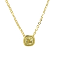 Collana d'oro con ciondolo in zircone giallo quadrato su una catena a maglie sottili - Stile Novembre