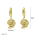 Boucles d'oreilles créoles dorées avec pendentifs coquillage pour vacances à la plage - Conque