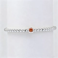 Pulsera de cuentas plateadas con una piedra de nacimiento naranja cuadrada en soporte blanco - Enero-Plateado
