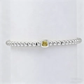 Pulsera de cuentas plateadas con piedra preciosa amarilla cuadrada en soporte blanco - Noviembre-Plateado