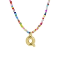 Collana di perle colorate con un ciondolo a lettera Q in oro metallizzato - Ciondolo Lettera Q Dorato Solo (Senza Catena)