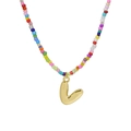 Collana di perline colorate con ciondolo a lettera L dorata bombata stile pop - Ciondolo con Lettera V Oro (Collana V)