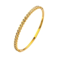 Vista detallada de la pulsera chapada en oro con forma de corazón e incrustaciones de cristal - Estilo Corazón Unido (HMSZ063) / Dorado