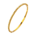 Detalle del brazalete de acero de titanio chapado en oro 18K con estrellas de circón - Estilo de Burbuja de Cuenta Redonda (HMSZ048 Oro)