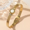 Goldenes Armband mit römischen Ziffern, Perlmutt und LOVE-Schriftzug im Uhrenarmband-Stil - Große Mauer Muster Römischer Armreif / Gold + Weiße Muschel