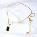 Collier minimaliste en acier titane plaqué or K18 avec pendentif rectangulaire en émail noir - Plaque Noire Géométrique (X871) / Or