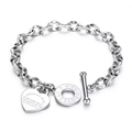 Silbernes Edelstahlarmband mit OT-Verschluss, Herzanhänger und Bibelvers-Gravur - Bible Verse Heart OT Bracelet / Stahlfarben