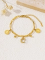 Bracelet chaîne en acier titane doré avec pendentifs pièces de monnaie et lettre C - Lettre Reine C (S4001C) / Or