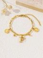 Bracelet chaîne en acier titane doré avec lettre F et pendentifs pièces de monnaie - Lettre Reine F (S4001F) / Or