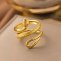Drelagiger goldener Schlangenring aus Edelstahl mit Schuppenstruktur und glattem Finish - Schlange Ring Gold