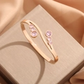 Bracelet vague en titane or rose avec zircons roses sur fond de satin soyeux - Or Rose (Z270C Strass Rose Rond)