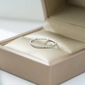Anillo fino 1mm minimalista de acero plateado con acabado de corte de diamante - US 6 / Plateado