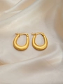 U-förmige goldene gedrehte Creolen mit strukturierter Oberfläche auf eleganter Seide - Diagonal-Gewinde U-Creole (BJGE0176)