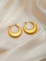 Goldene Titanstahl U-Ohrringe mit klassischer Croissant-gedrehter Textur für Damen - Klassischer Spiral-Wellenstil (BJGE0182)
