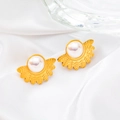 Conjunto de pendientes de perlas y hojas doradas vintage sobre fondo de seda blanca - Pendientes de Botón de Pétalo de Perla Artificial
