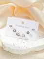 Détail du lot de 6 boucles d'oreilles en acier inoxydable doré serties de zircons clairs - Clous d'Oreilles en Zircone Transparente Ronde (3 Paires)
