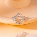 Detailaufnahme eines silbernen Rings mit Lava-Struktur und verstellbarem offenem Design - Lava Gehämmerter Hohler Ovaler Stil (BJGR0388)
