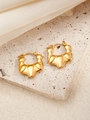 Textured gold hoop earrings with star element and elegant wave croissant design - Spiral Croissant Texture (BJGE0271)