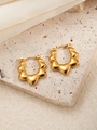 Chic golden hoop earrings featuring a linked heart pattern on a natural stone base - Series Heart Hoop (BJGE0276)