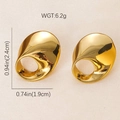 Macro shot of gold geometric earrings showing 6.2g weight and 2.4cm height dimensions - Gold Irregular Twisted Hoop Earrings (BJGE0891)